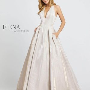 🆕 Leena for Mac Duggal ✨sparkly✨ low cut gown size 6